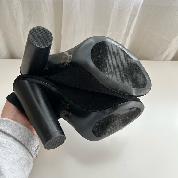 Steve Madden | Black bootie heel pump peep toe size 7 Y2K - Picture 3 of 6